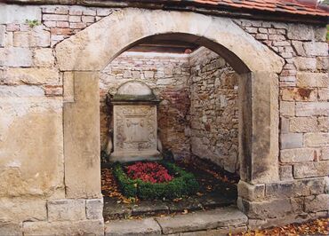 Lockwitzer Friedhof: Ein saniertes Grab ::Foto G. Geilsdorf
