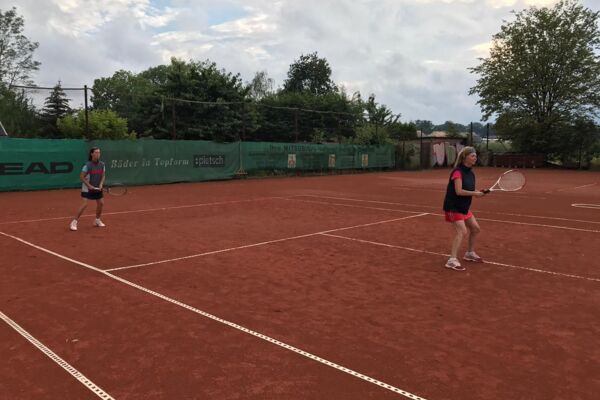 Tennis bei Wind und Wetter - Tennisanlage ESV Dresden