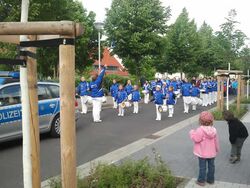Der Fanfarenzug vom Schönenfelder Hochland eröffnet alljährlich das Gartenfest in Dresden-Nickern.